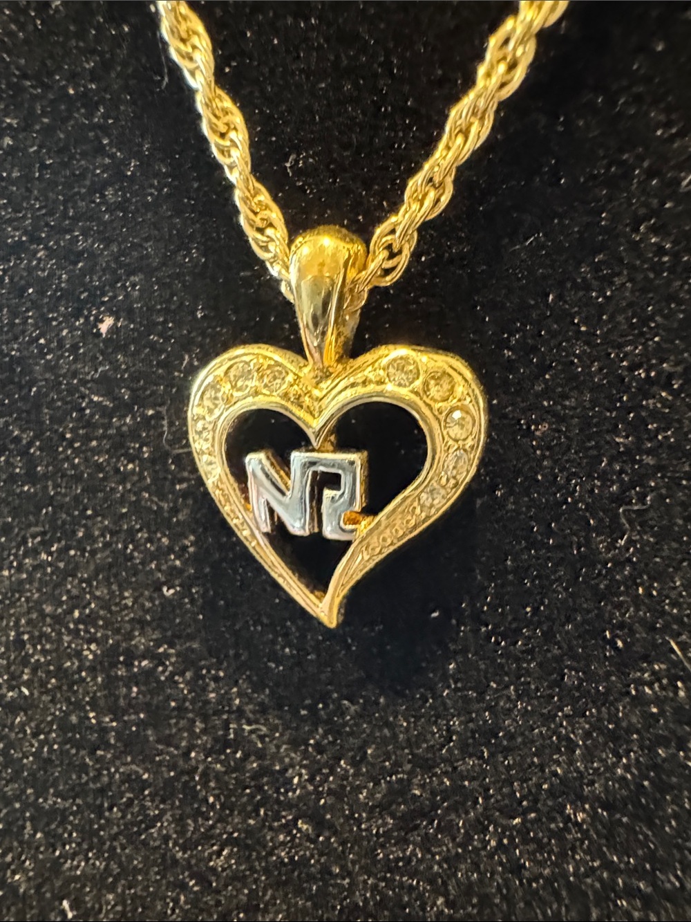 Nina Ricci Vintage Gold-Tone Heart Pendant Necklace - Picture 2 of 4